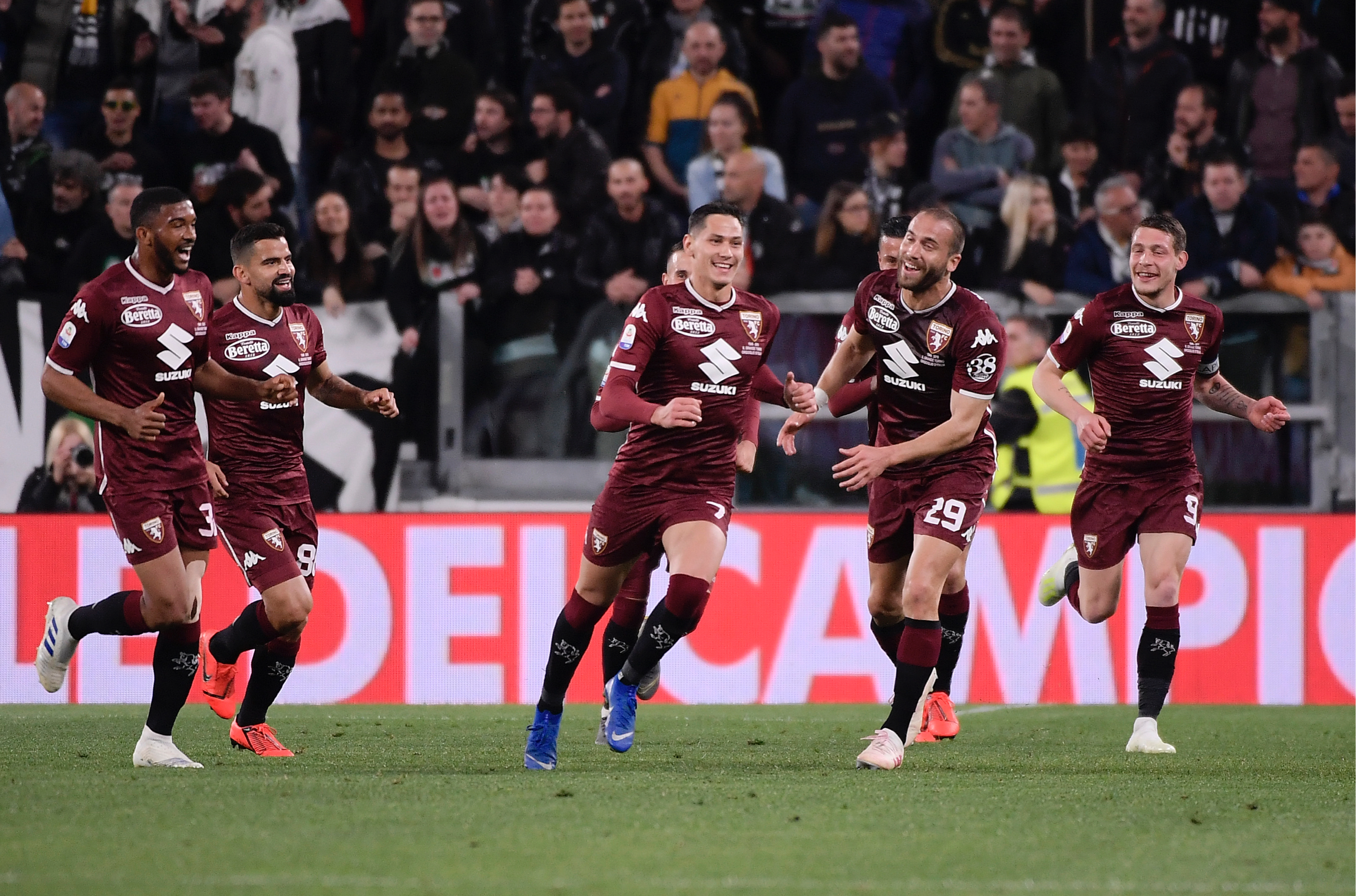 德罗巴迎来三赛季出色发挥，SKT观众热烈欢呼！上演精彩一战的简单介绍