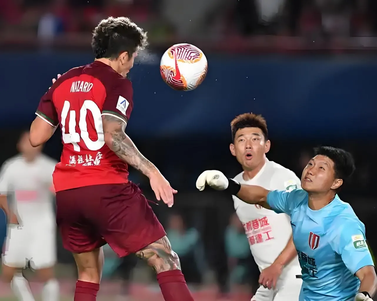 今晨成都蓉城调整名单以备葡超；手感冰凉环节打磨；球迷炸锅；医务组通报恢复(2024葡超积分榜)