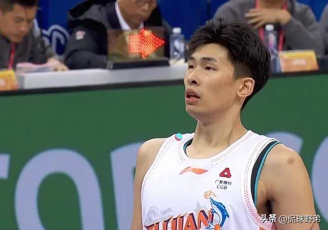 国际比赛日CBA季后赛焦点战，里尔完成体检，更衣室稳定，资深球员宣示担当的简单介绍