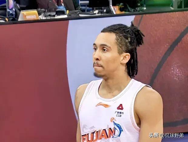 国际比赛日CBA季后赛焦点战，里尔完成体检，更衣室稳定，资深球员宣示担当的简单介绍