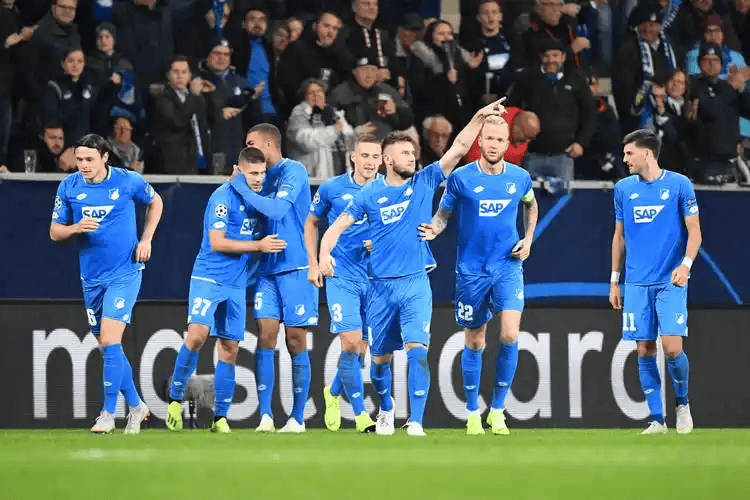 九游娱乐APP-关于转会期德甲焦点战，勒沃库森调整名单，话题不断，轮换策略成焦点的信息